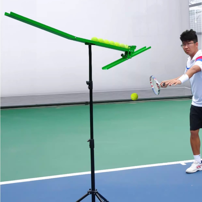 Sports Equipment For Tennis - آلة كرات التنس الأوتوماتيكية ذات السعة